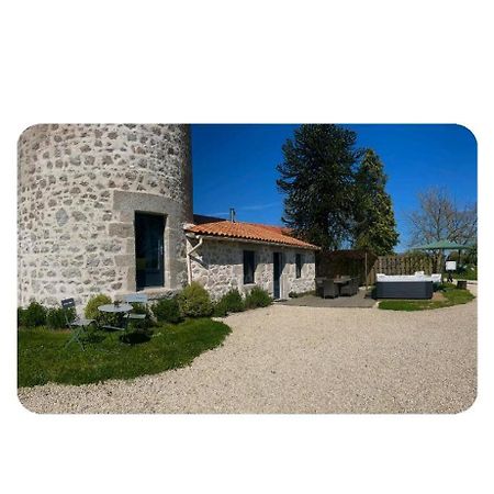 Neuvy-Bouin Loue Ancien Moulin A Vent Avec Piscine Et Jacuzziヴィラ エクステリア 写真