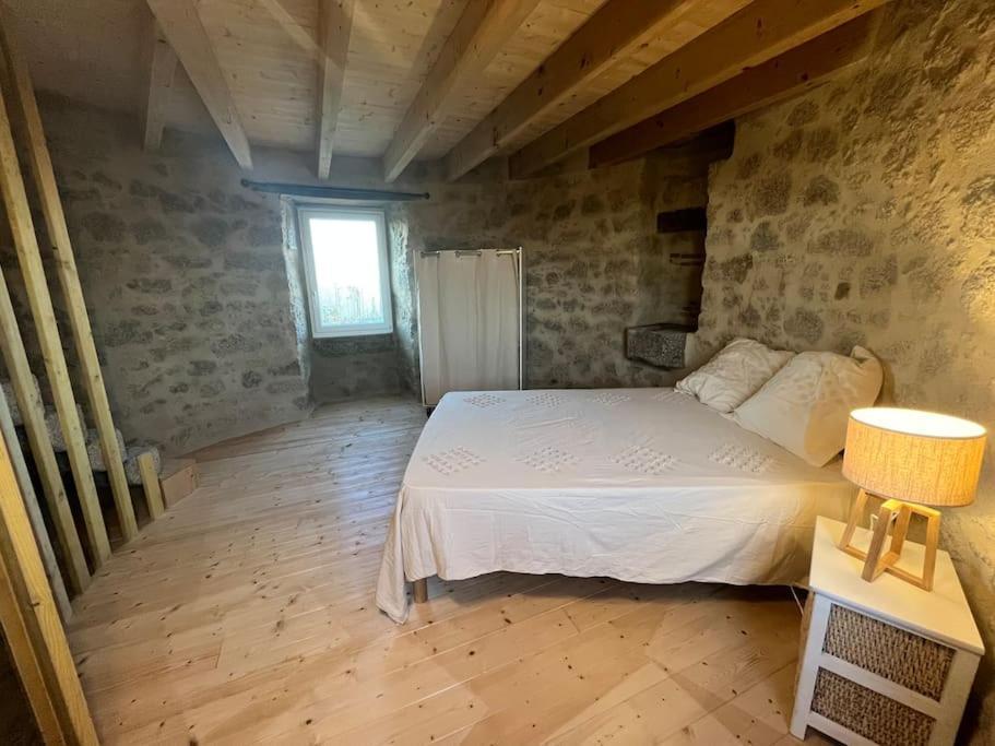 Neuvy-Bouin Loue Ancien Moulin A Vent Avec Piscine Et Jacuzziヴィラ エクステリア 写真