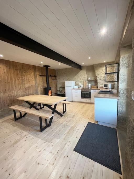 Neuvy-Bouin Loue Ancien Moulin A Vent Avec Piscine Et Jacuzziヴィラ エクステリア 写真
