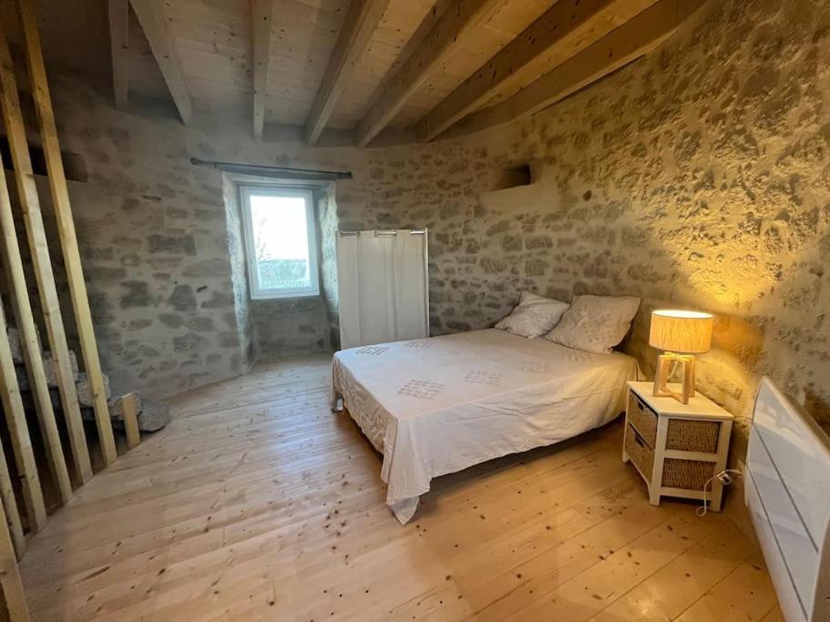 Neuvy-Bouin Loue Ancien Moulin A Vent Avec Piscine Et Jacuzziヴィラ エクステリア 写真